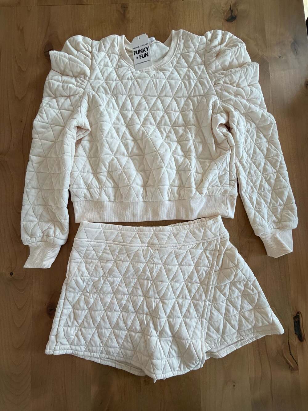 TCEC Triple Threads Quilted Puff Sleeve Pullover and Skort 2-Piece Set